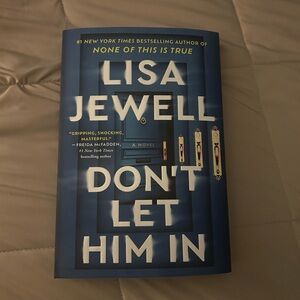 Don’t Let Him In by Lisa Jewell (Softcover)